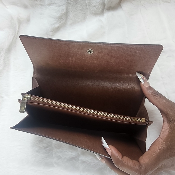 Louis Vuitton Long Wallet - Picture 9 of 9